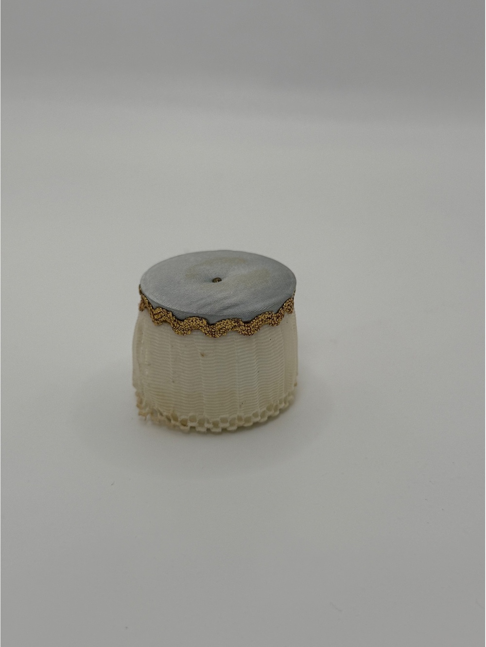 1:12 Scale Vintage Ideal Petite Princess Vanity Stool Dollhouse Furniture, Blue